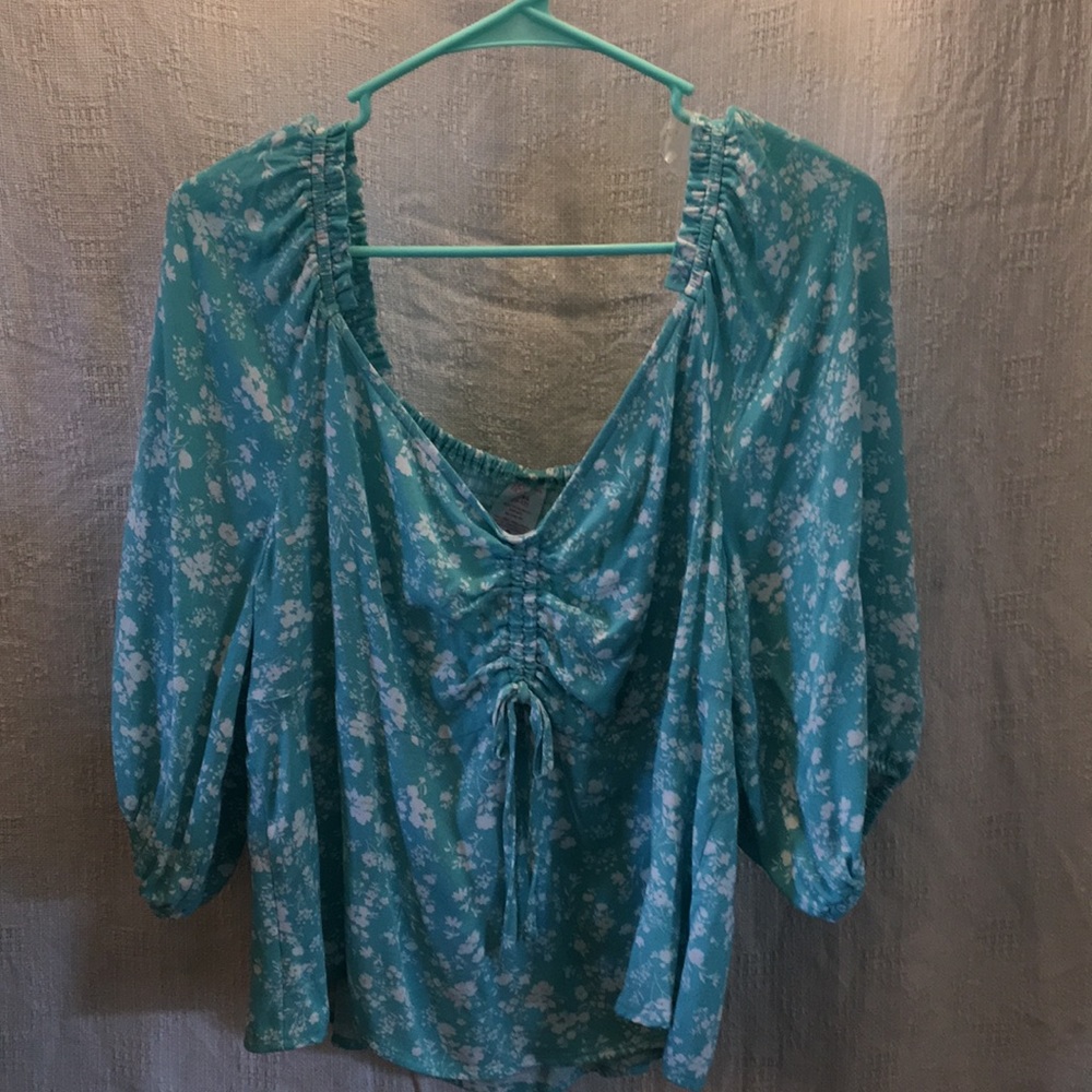 Cute summer top. New without tags.